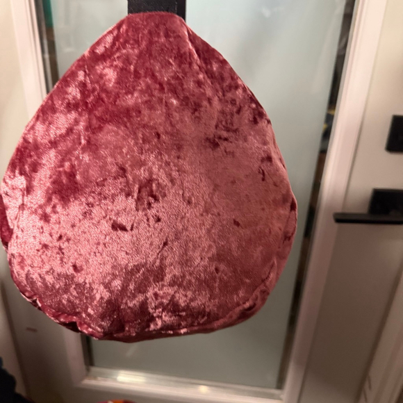 PINK Travel Bag Crushed Velvet Deep Rose Dusty Pink New Without Tags - Picture 4 of 6